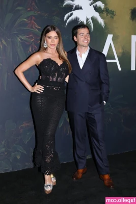 Sofia Vergara [ sofia-vergara ] - Underboobs power ✨ part 1
