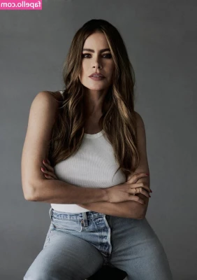 Sofia Vergara [ sofia-vergara ] - A little teaser of me playing with my new toy  I m so unbelievably