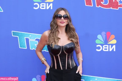 Sofia Vergara [ sofia-vergara ] - Kakve čarape   What a stockings
