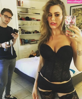 Sofia Vergara [ sofia-vergara ] - A little play session