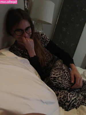 Sofia Vergara [ sofia-vergara ] - I kinda wanna do long form story times on here like writing out my