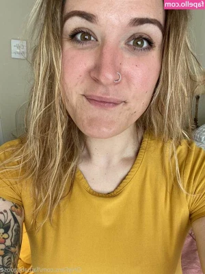 Nicole Cheshire [ nicole-cheshire ] - A little titty fucking to get this Tuesday going!!!!! @hubbypov