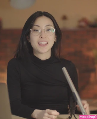 Dami Lee [ dami-lee ] - open up so i can put these toes where they belong, right down your