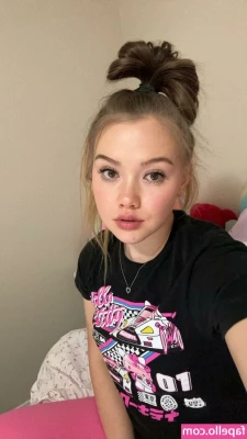 ASMRLia - A hot photos