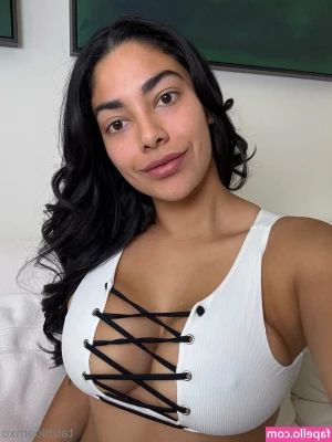 tatibloomxo - Do you like this angle? 📷
