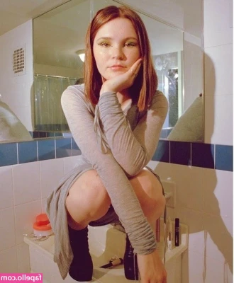 Kelsey Rose Healey [ kelsey-rose-healey ] - Love in the moment