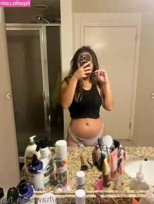 Hawaiian_Fun [ hawaiian-fun ] - When I see 🥰 @valentinamour after years 🍼 he exhibits 😈