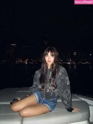 Lisa Blackpink [ lisa-blackpink ] - Many naughty flashes and short videos created today 🔥