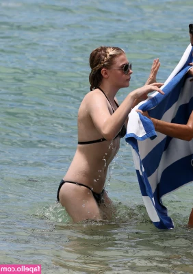 Chloe Grace Moretz [ chloe-grace-moretz ] - Whoever tips me the highest gets a custom anything you d wanna see