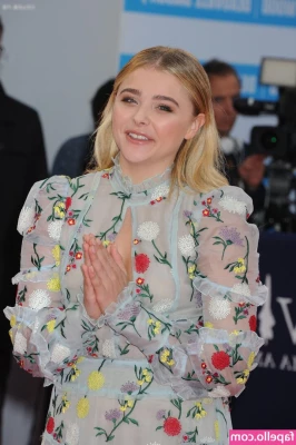 Chloe Grace Moretz [ chloe-grace-moretz ] - 🔥🥵 HORNY BABES 🥵🔥✨💕 @LEXADARKFREE