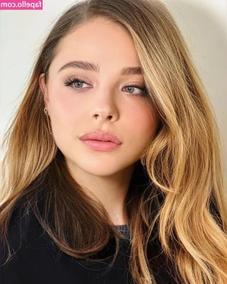 Chloe Grace Moretz [ chloe-grace-moretz ] - My boobs went for a walk after work