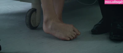 Chloe Grace Moretz [ chloe-grace-moretz ] - I love the shiny tip! Do you like the shape of my cock :)?