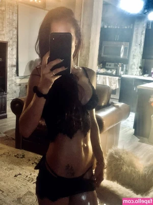 Kelsie Bradberry [ kelsie-bradberry ] - Thong is totally eaten