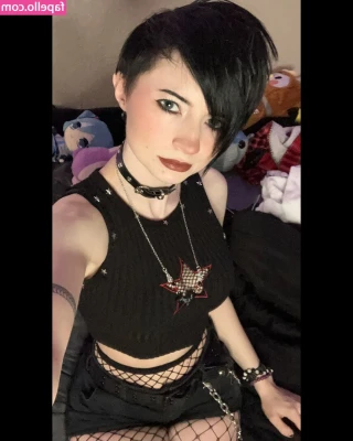 LonesomeMuse - What's your favorite part about me?