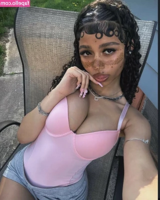 1lyjune - Well one OF user leaked this video and a few pictures to the public,