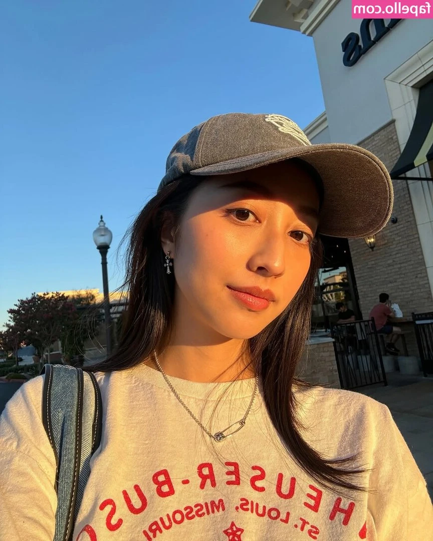 Amanda Lo [ amanda-lo ] - Been filming HOT customs and content all day 🥵 Some fresh new