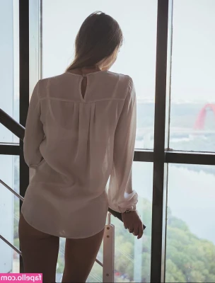 Angela Nikolau [ angela-nikolau ] - I am so happy to be back here ❤️❤️❤️ Let’s talk 🤗 DM