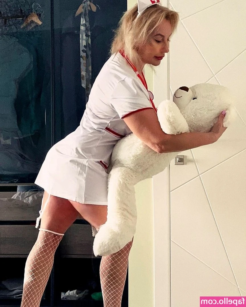 Irina Gubernatorova [ irina-gubernatorova ] - He ate my pussy soooo good so I let him cum on my face 🍆💦 My BG