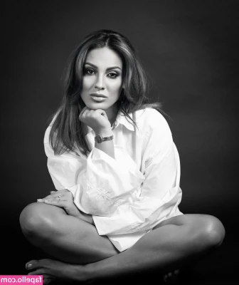Francesca Manzini [ francesca-manzini ] - I walk by your table at lunch—what do you do?