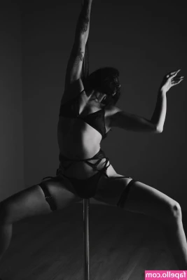 Dixowho - Took these in my office with the door wide open 😇 omg I love the