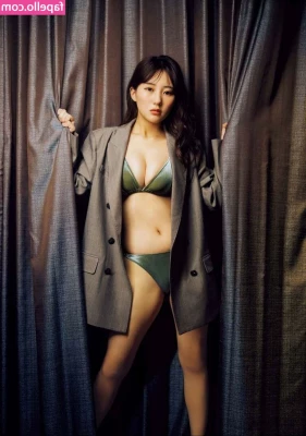 Tanaka Miku [ tanaka-miku ] - Tummy felt so heavy to swish around