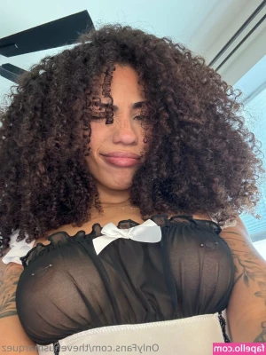 thevenusmarquez - You wish I was stroking you