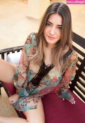 laraahf7 - ***I feel most confident when I’m showing a little skin😌***