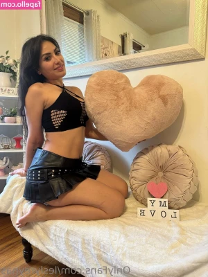 Lesly Reyna [ lesly-reyna ] - I fucking love sucking cock...like you just really have no clue...I'd