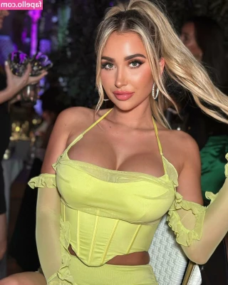 Nikita Sullivan [ nikita-sullivan ] - Are you available to me? 🤭🤪💦