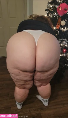fatassgoddess - Doesn t my face and hair look iconic here  I m making   CUSTOMS  DICK
