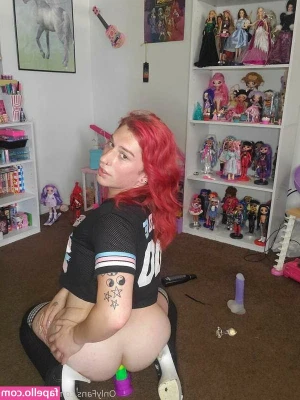 TSVanityPrice - How about some good morning booty and tits 🧡💦 I’ll be tending