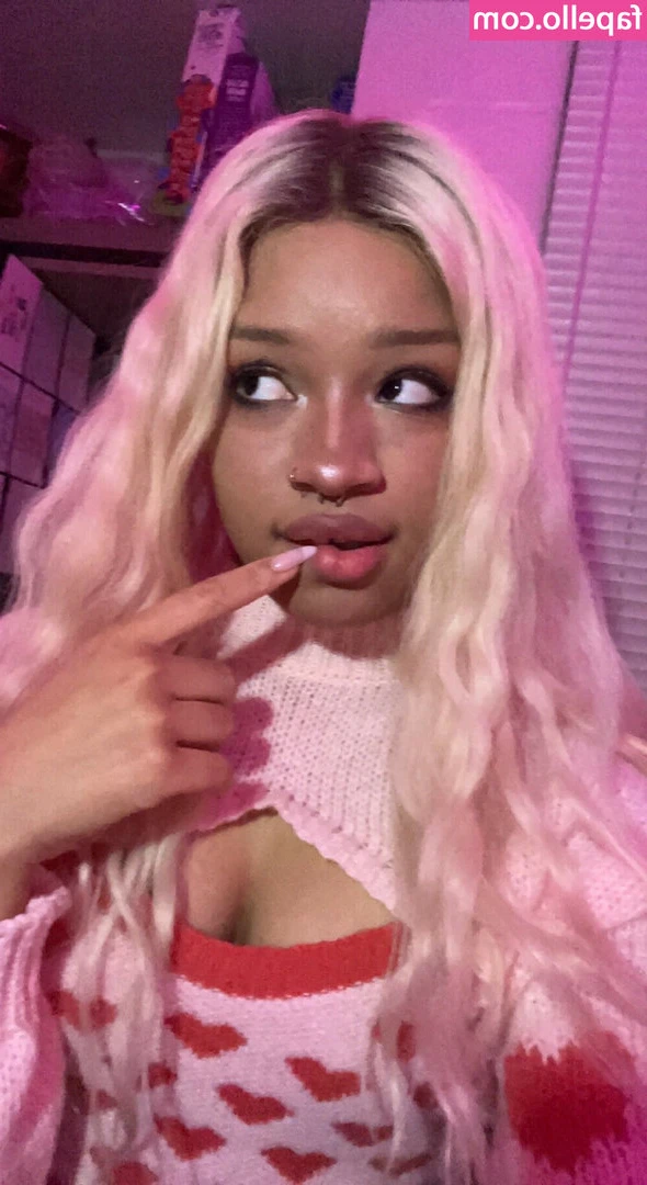 Eden's Garden ASMR [ eden-s-garden-asmr ] - I still have more Vday sets to show youuu :) dm to find the hidden