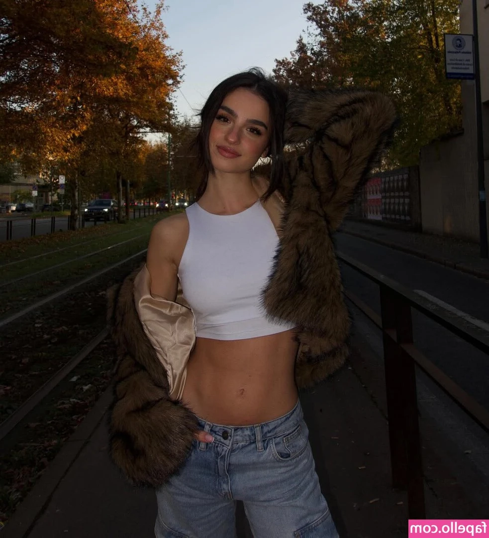 Dalila Anna Stabile [ dalila-anna-stabile ] - Are you going to come join me?😜
