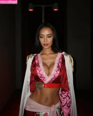 Sara Kobayashi [ sara-kobayashi ] - I wanna you to make my nipples hard, just play with them pls 😜