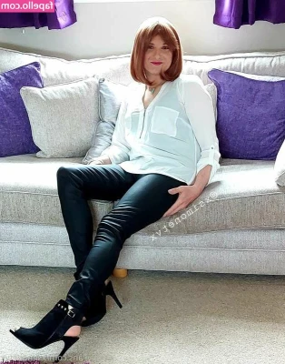 xsimonetvx - those lips can do a lot of things💋💋💋 show in DM💋