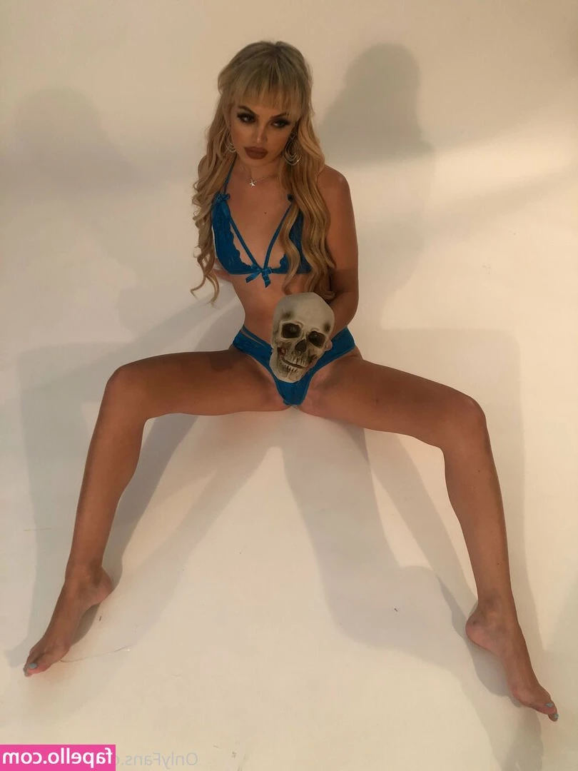 Babygunk - Getting fully tanned