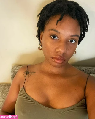 Imani Hakim [ imani-hakim ] - GM BABY…CAN YOU TELL ME WHAT YOU 👀