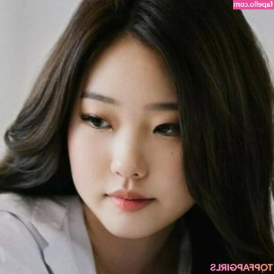 yojeong - This titty Tuesday check your DM‘s as this is the picture before