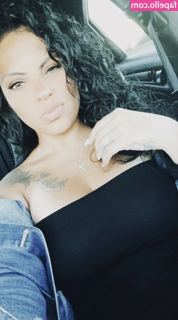 _mar_bella [ mar-bella ] - Should a do a titty fuck video in this?