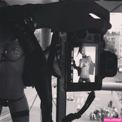Alesya Vidnova Pena [ alesya-vidnova-pena ] - A very hot video staring myself and @johnnysins coming your way