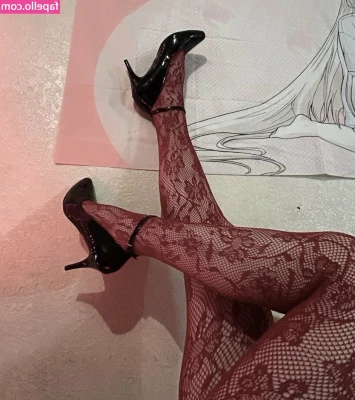 Dangerousdollyne - do you like my outfit [y/n] ? are my shorts to tiny?