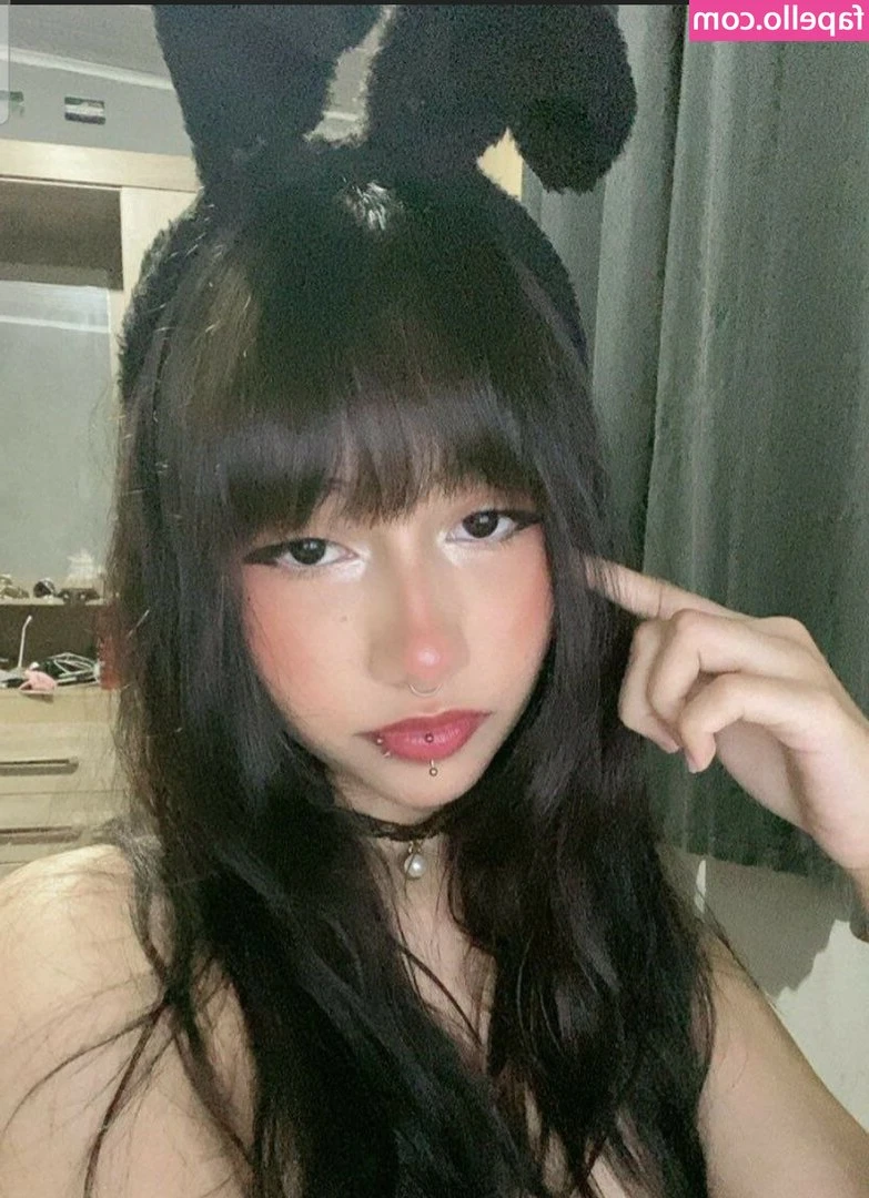 Xzkaori - Check dms for some super naughty 😈 vids