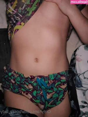 bossy_lady [ bossy-lady ] - Will u let me sit on your face? 😈👅