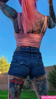 Metal Kat [ metal-kat ] - Taking some pics this morning it’s my day off