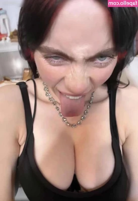 Billie Eilish [ billie-eilish ] - I bought a new toy! It's tasty! 😋