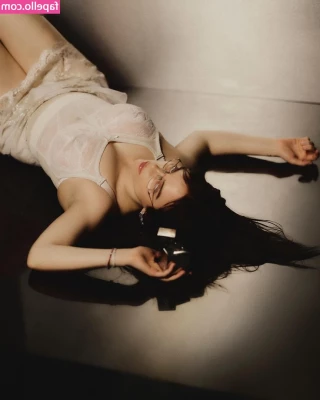 Billie Eilish [ billie-eilish ] - Check your messages for a spicy  sensual vid   x