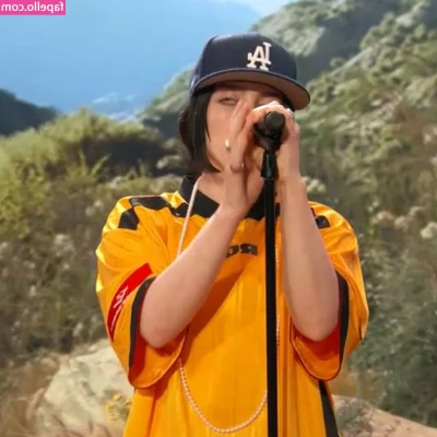 Billie Eilish [ billie-eilish ] - A little jerk session  pretty big load here if someone wants to lick