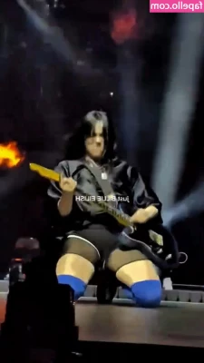 Billie Eilish [ billie-eilish ] - Love to do you naughty guys your customs  Xx