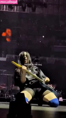 Billie Eilish [ billie-eilish ] - While Im working on my new video, Papa Slings Some Fun, I thought Id