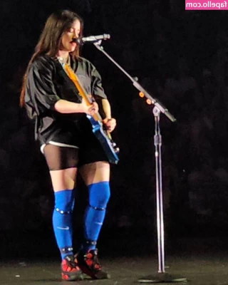 Billie Eilish [ billie-eilish ] - FREE SUBSCRIPTION   enjoy her hottest content  write her that she